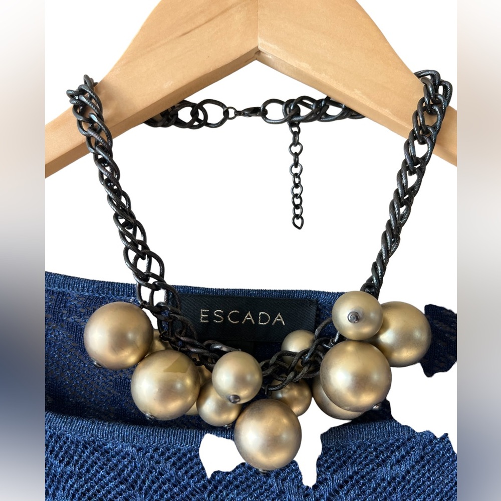Gold colored bauble necklace